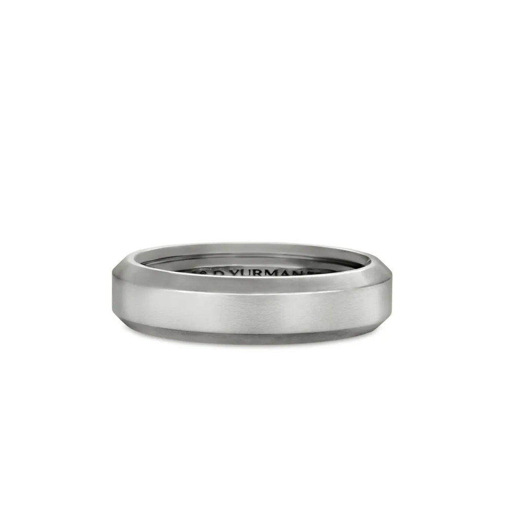 18-karat white gold •  • Ring, 6mm